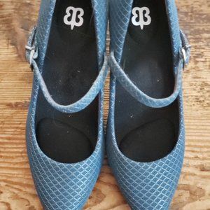 Betabrand Mile Marker Heels Teal Mary Jane US W 8